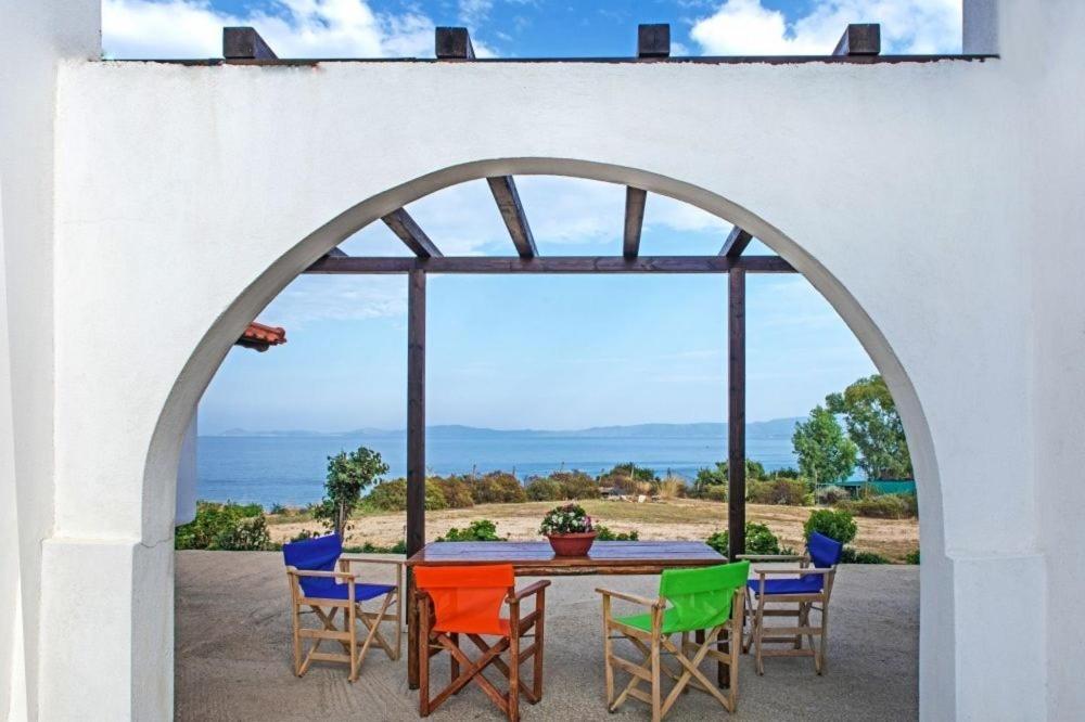 Katevi Luxury Seafront Villa Ієрісос Екстер'єр фото
