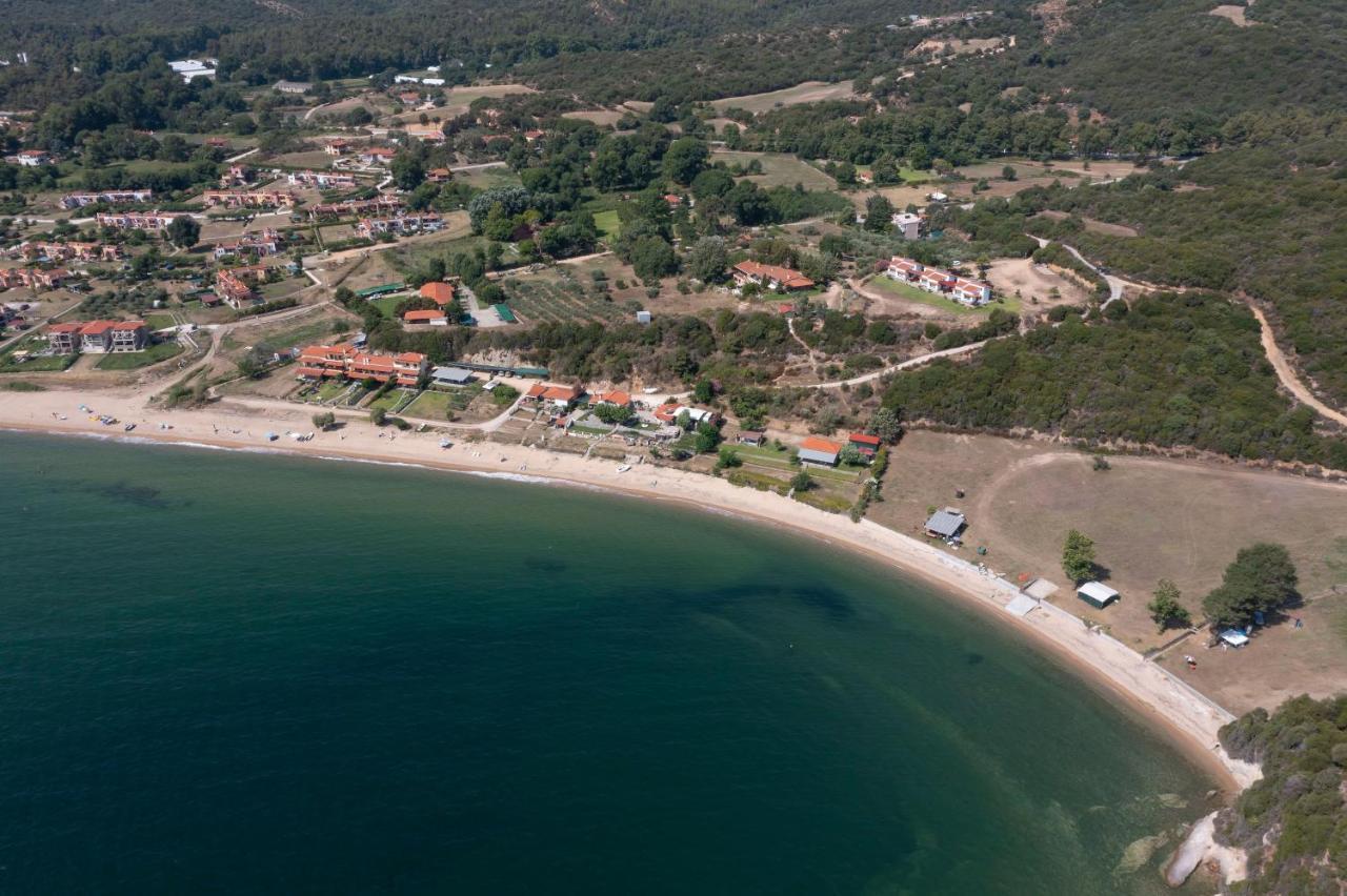Katevi Luxury Seafront Villa Ієрісос Екстер'єр фото