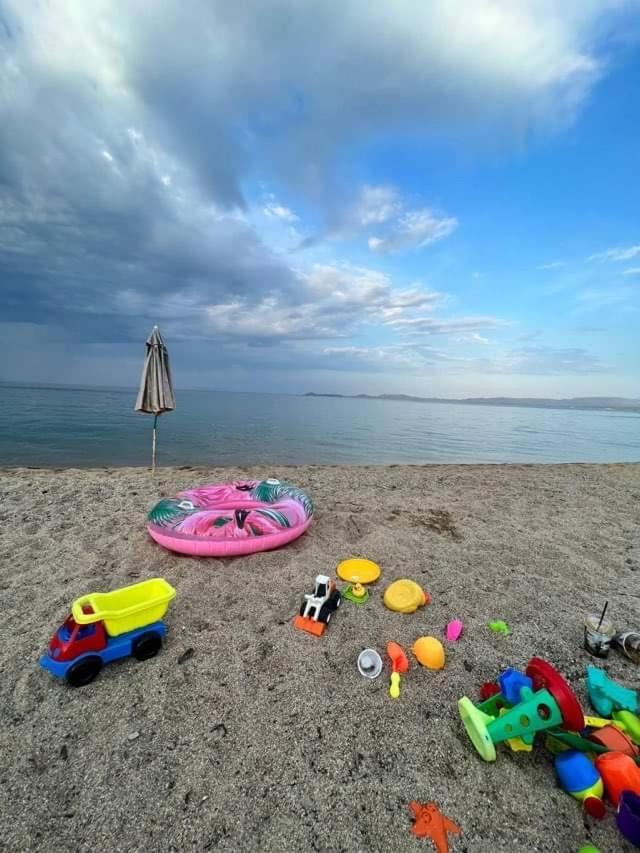 Katevi Luxury Seafront Villa Ієрісос Екстер'єр фото